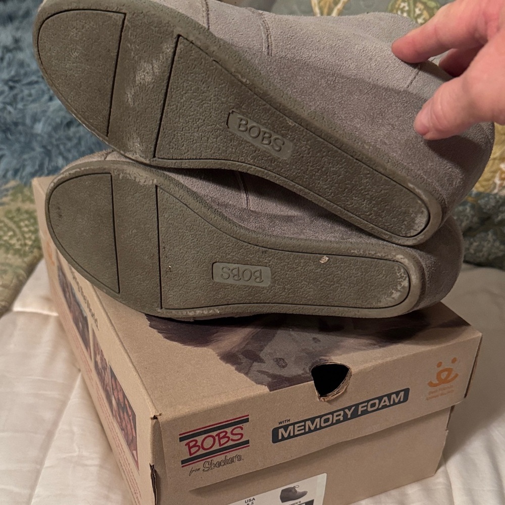 Bobs Skechers Women's Gray Suede Ankle Booties - Picture 3 of 5